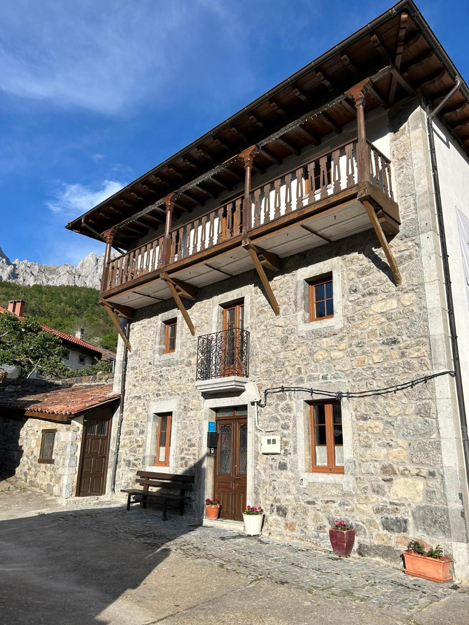 La Balconada De Valdeon Holiday home *